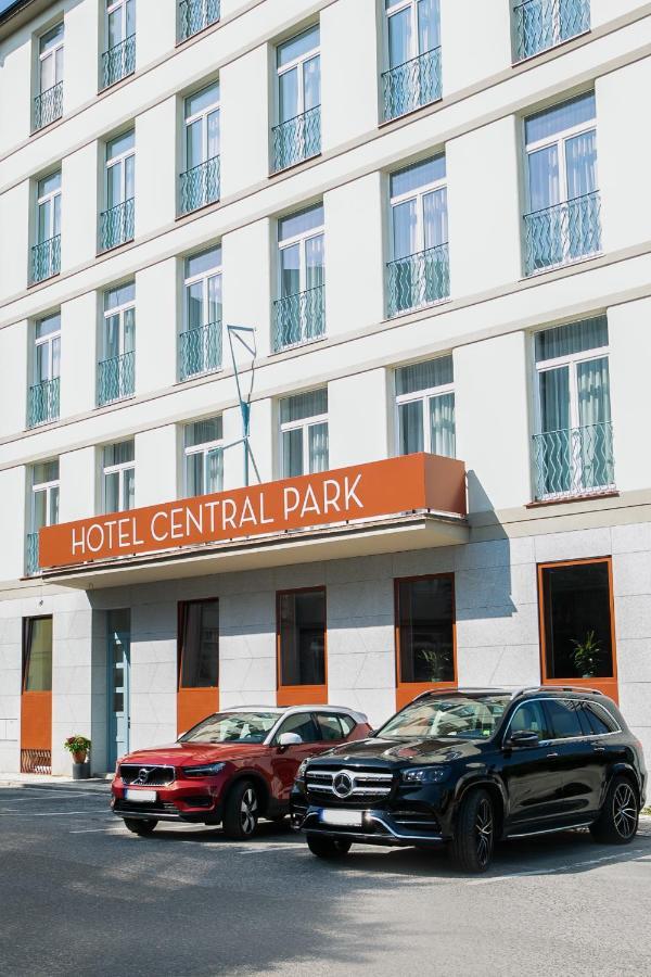 פודבראדי Hotel Central Park מראה חיצוני תמונה