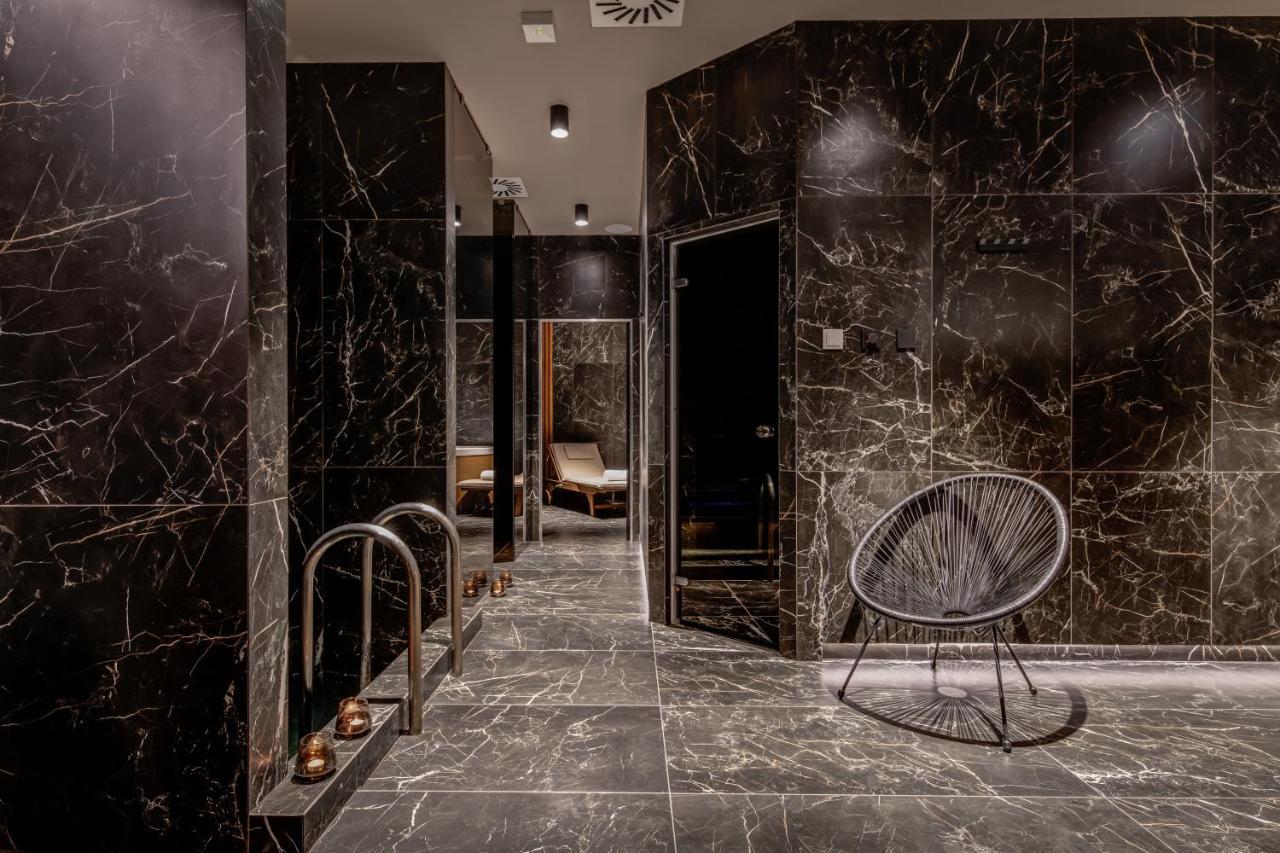 פודבראדי Hotel Central Park מראה חיצוני תמונה