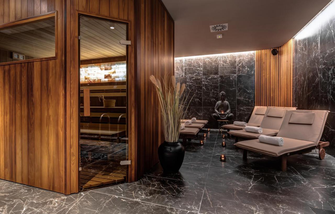 פודבראדי Hotel Central Park מראה חיצוני תמונה